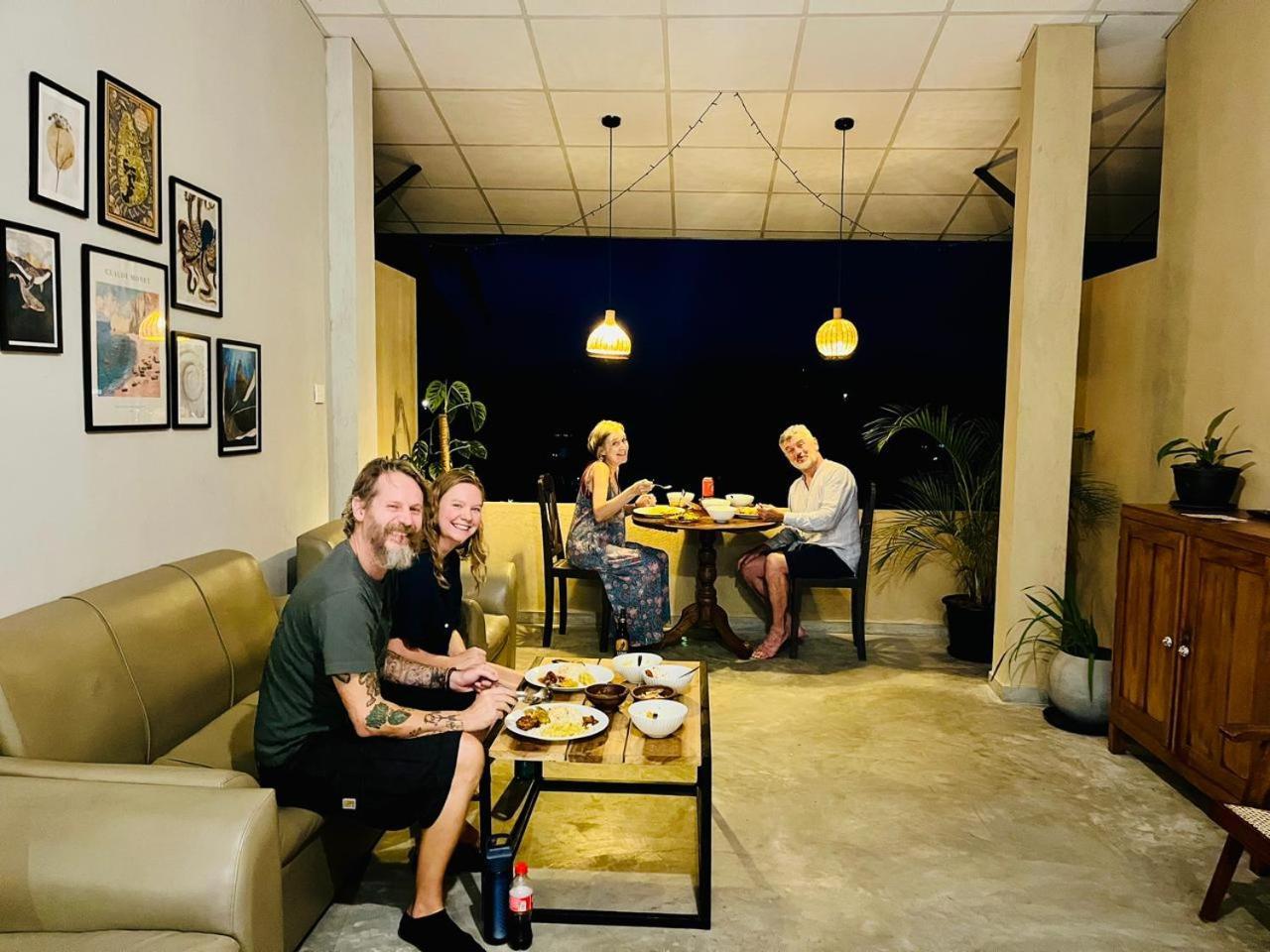 The Traveller Kandy Bagian luar foto